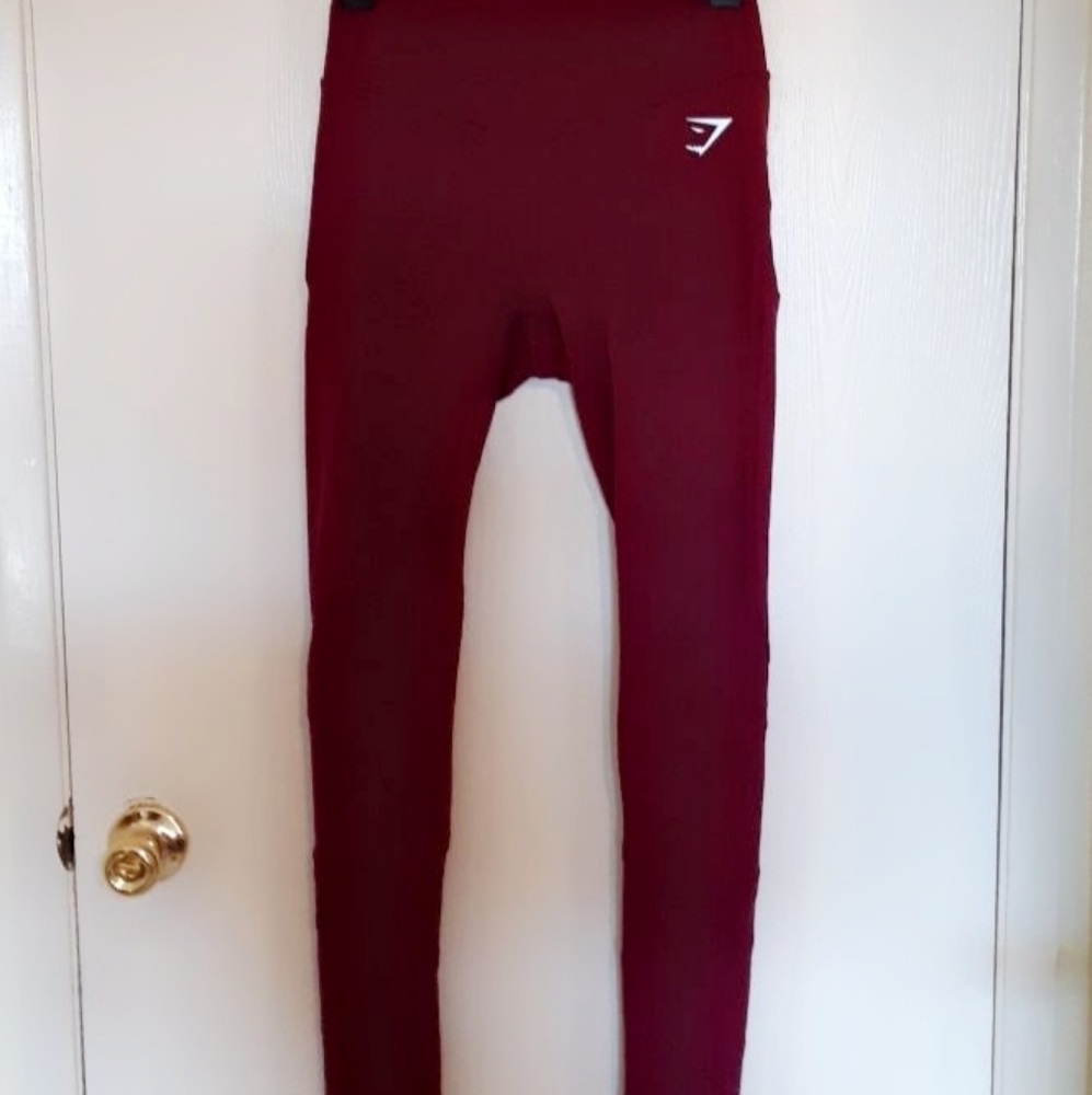 Gym shark 🦈 maroon pants size S